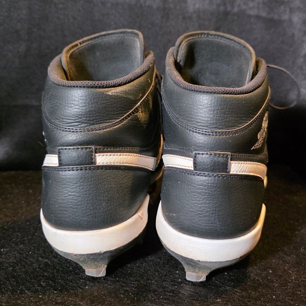 Nike Black and White Men's Cleats - Picture 6 of 9